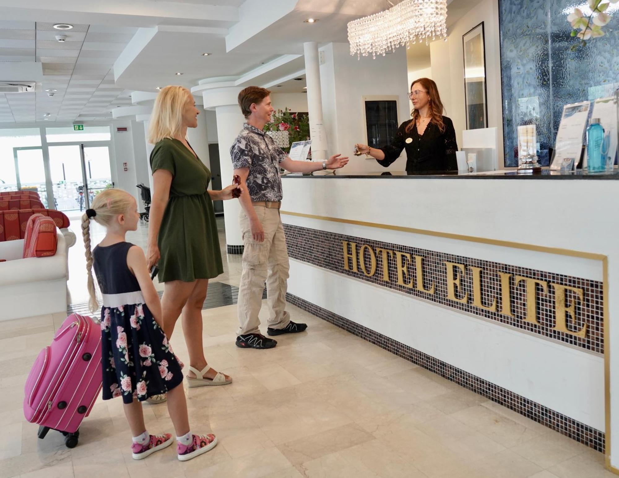 Hotel Elite Каттолика Экстерьер фото