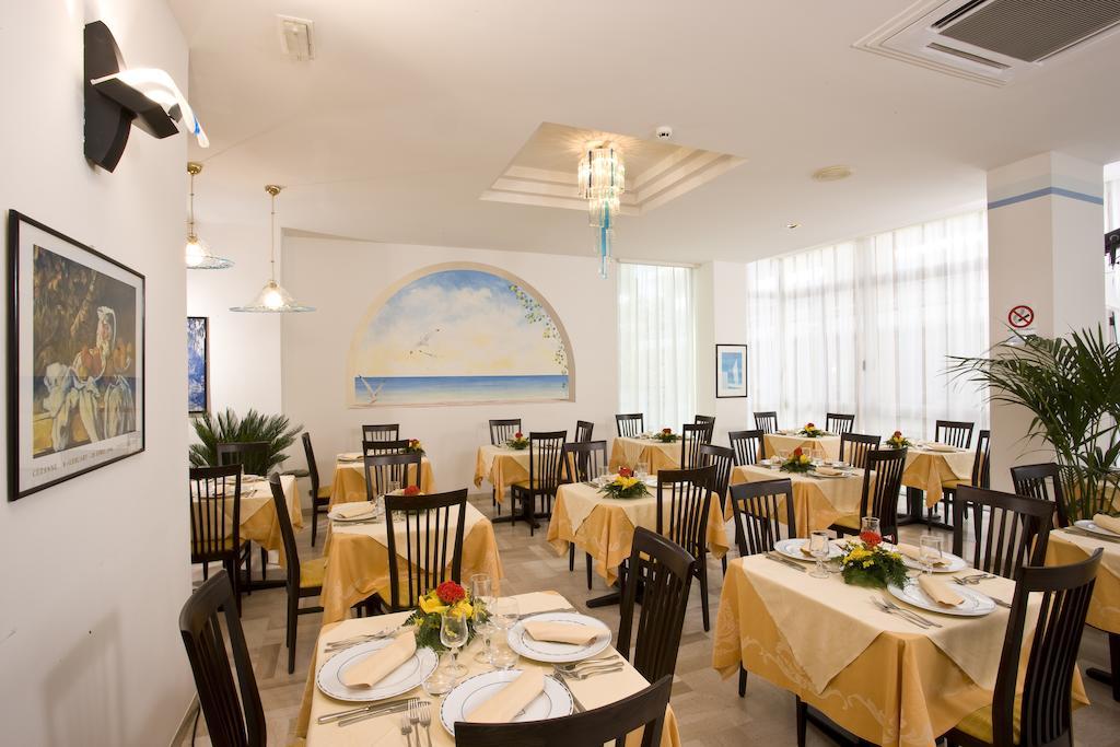 Hotel Elite Каттолика Экстерьер фото