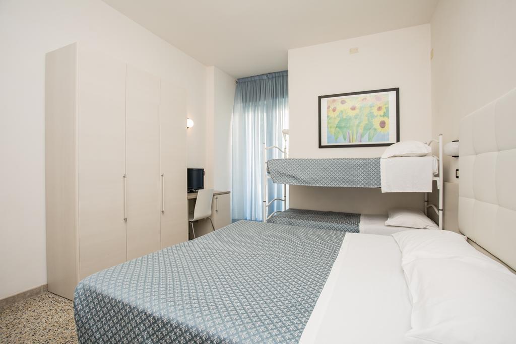 Hotel Elite Каттолика Экстерьер фото