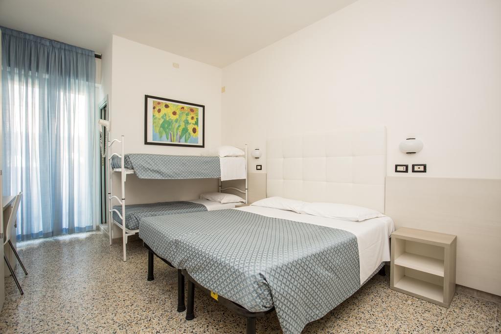 Hotel Elite Каттолика Экстерьер фото